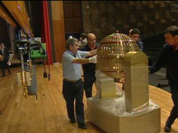 Los bombos del Gordo ya están en la nueva sede
