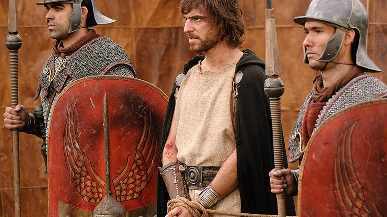 Los rebeldes capturados entran en el campamento romano