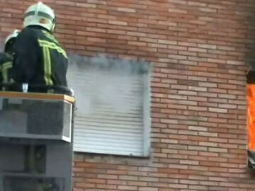 Mueren dos hermanas en un incendio en Santander Mueren dos hermanas en un incendio en Santander