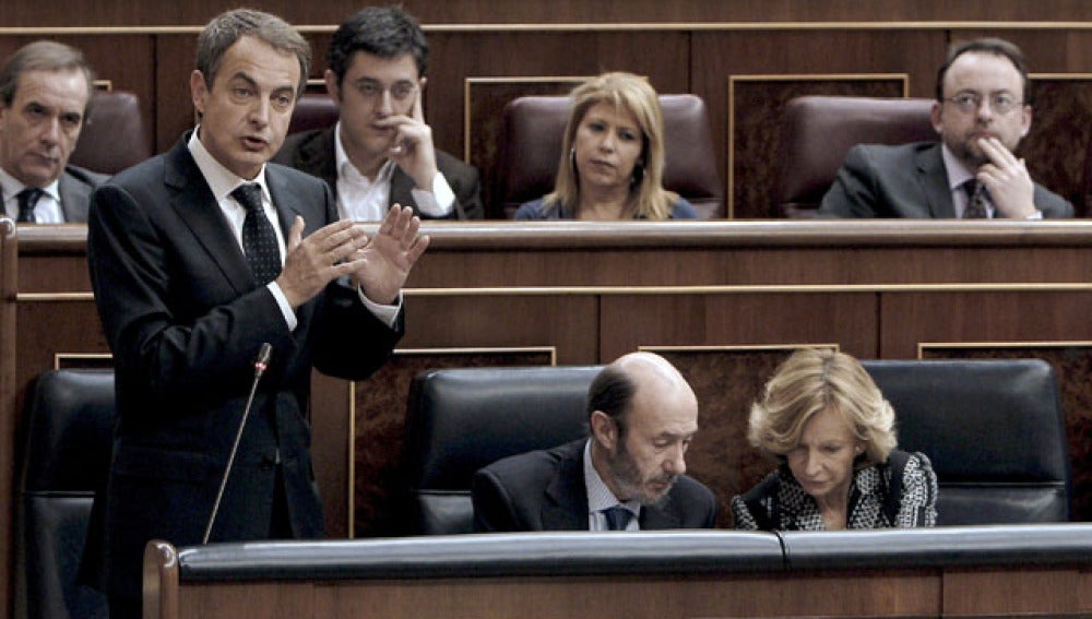 Zapatero: "En los 8 años de gobierno del PP no hubo política social"
