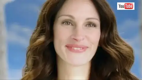 Julia Roberts cobra más de un millón de euros en un anuncio en el que solo sonrie Julia Roberts cobra más de un millón de euros en un anuncio en el que solo sonrie