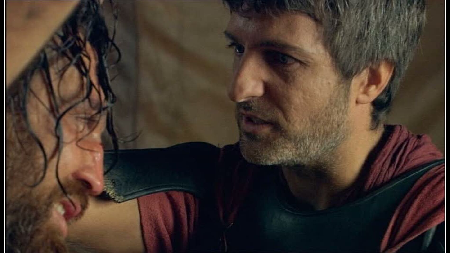 Marco interroga a Sandro entre humillaciones y amenazas 