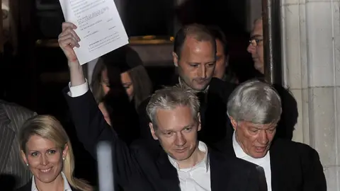Julian Assange, en libertad condicional Julian Assange, en libertad condicional