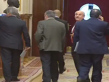 Algunos diputados se quedan sin votar por impuntuales Algunos diputados se quedan sin votar por impuntuales