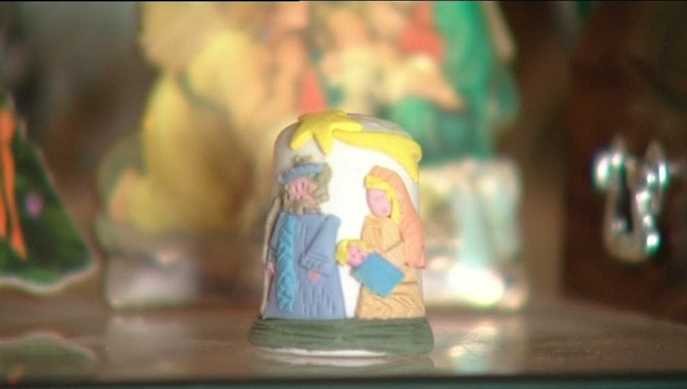 Una mujer coleccionista tiene en su casa 212 belenes
