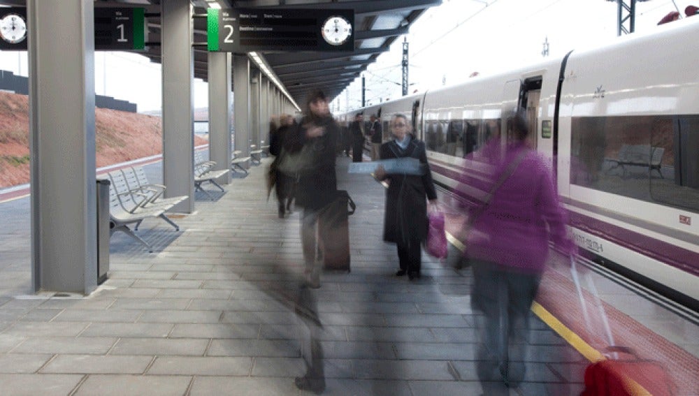 Los primeros viajeros de Valencia a Madrid