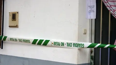 Vivienda donde ha sido detenido el hombre acusado de matar a su pareja Vivienda donde ha sido detenido el hombre acusado de matar a su pareja