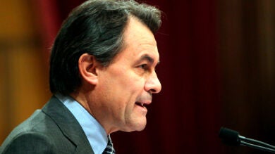 Artur Mas es investido president de la Generalitat gracias a la abstención del PSC