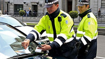 1.374 vehículos de cargos públicos multados por exceso de velocidad