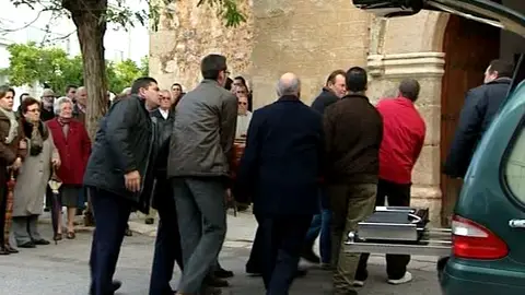 Entierro del ex concejal suicidado en Badajoz Entierro del ex concejal suicidado en Badajoz