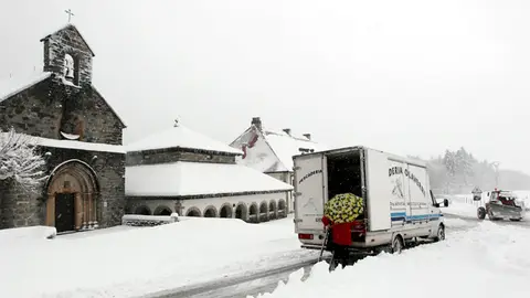 Muchas poblaciones están aisladas por la nieve Muchas poblaciones están aisladas por la nieve