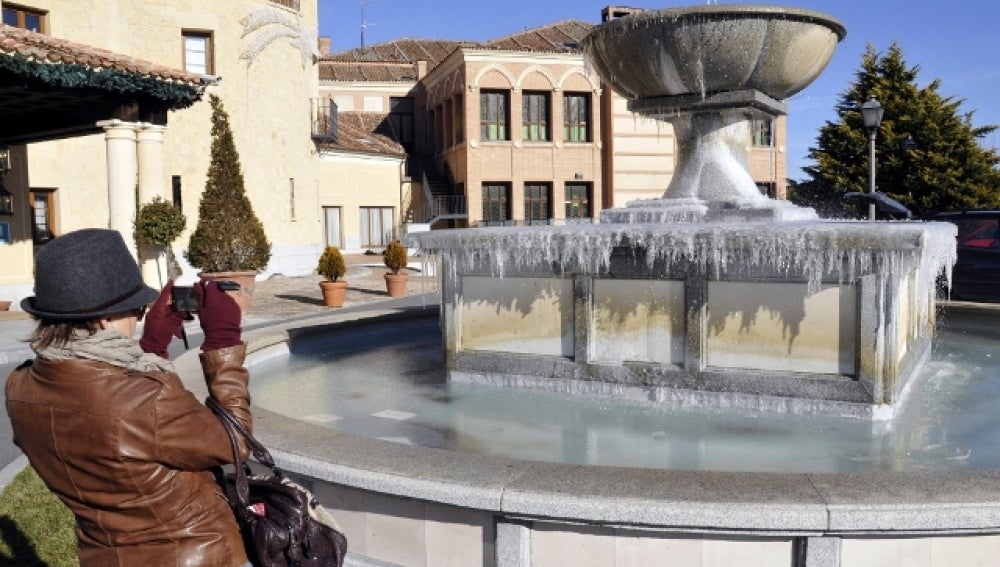 Una fuente congelada en Segovia