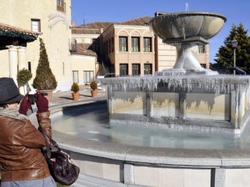 Una fuente congelada en Segovia