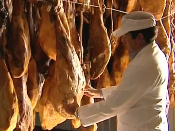 Jamones ibéricos en su proceso de curación Jamones ibéricos en su proceso de curación
