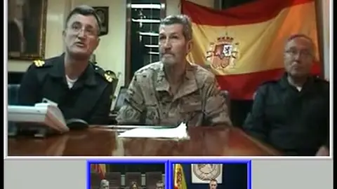 Chacón habla con los miembros de la operación Atalanta contra la piratería en Somalia Chacón habla con los miembros de la operación Atalanta contra la piratería en Somalia