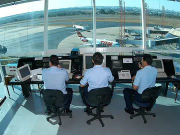 Controladores, desde su puesto de trabajo Controladores, desde su puesto de trabajo