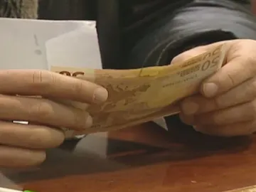 Las familias españolas cada vez pueden ahorrar menos Las familias españolas cada vez pueden ahorrar menos