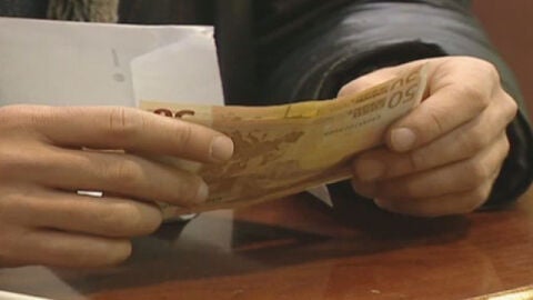 Las familias espa&ntilde;olas cada vez pueden ahorrar menos