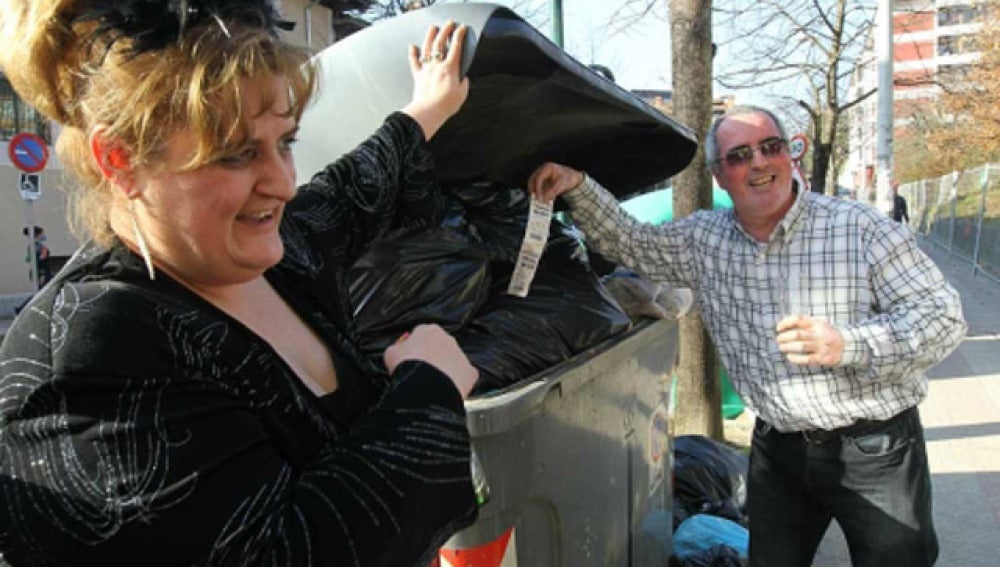 Recupera de la basura un cupón premiado con nueve millones