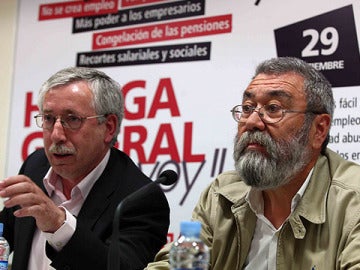 Los líderes de CCOO y UGT se reúnen con Valeriano Gómez