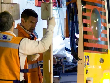 Sanitarios en ambulancia (Archivo) Sanitarios en ambulancia (Archivo)