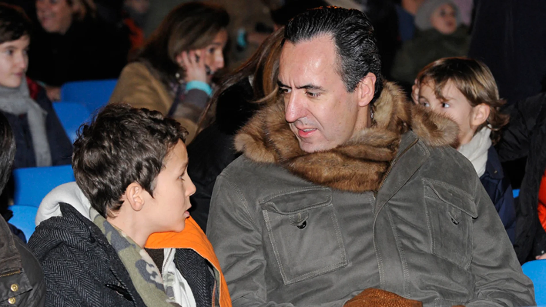 Froilán habla con su padre Jaime de Marichalar en la cabalgata Froilán habla con su padre Jaime de Marichalar en la cabalgata