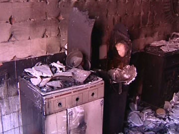 Así quedó la vivienda incendiada en Vélez-Málaga Así quedó la vivienda incendiada en Vélez-Málaga