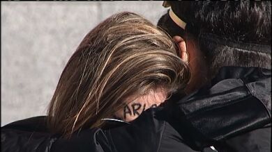Los compañeros de instituto guardan cinco minutos de silencio por el joven asesinado 
