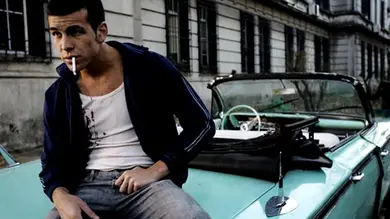 Mario Casas monta un burdel en 'Carne de Neón' Mario Casas monta un burdel en 'Carne de Neón'