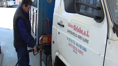Los transportistas adviertes de una posible huelga por la subida de la gasolina Los transportistas adviertes de una posible huelga por la subida de la gasolina