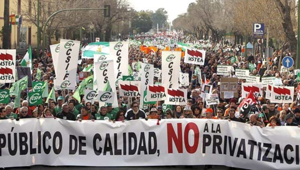 Manifestación contra la reordenación del sector público andaluz