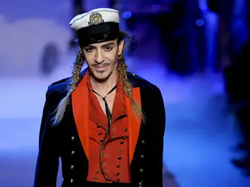 El modisto John Galliano atribuye su caída al alcohol y las drogas El modisto John Galliano atribuye su caída al alcohol y las drogas