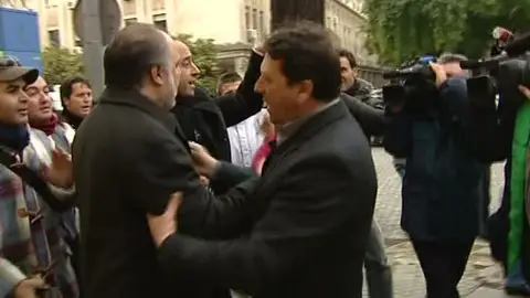 Increpan al abogado del hermano de Carcaño Increpan al abogado del hermano de Carcaño