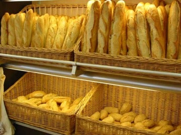 Barras del pan en una panadería