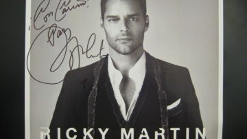 Poster firmado por Ricky Martin