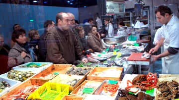 Consumidores en un comercio