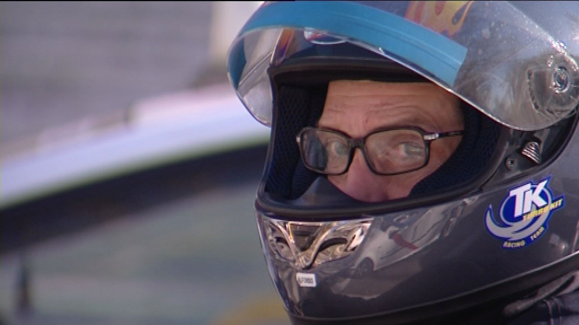 Motorista con gafas