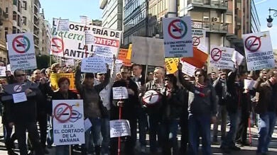 Los hosteleros valencianos piden la suspensión de la Ley Antitabaco 