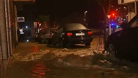 Tubería rota en Santiago de Compostela Tubería rota en Santiago de Compostela