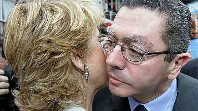 IU denuncia que Aguirre no paga a Gallardón las multas de sus coches