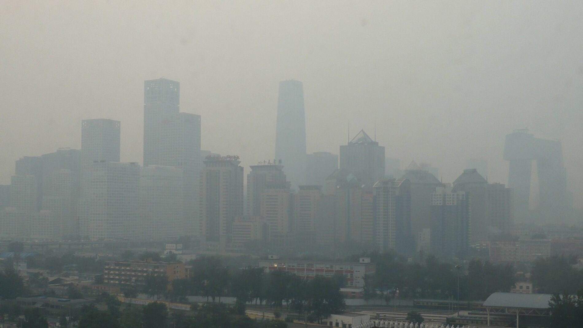 Imagen de la ciudad de Madrid con altos niveles de contaminaci&oacute;n