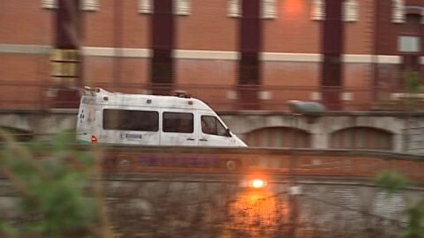 Una mujer en coma tras recibir un golpe en la cara