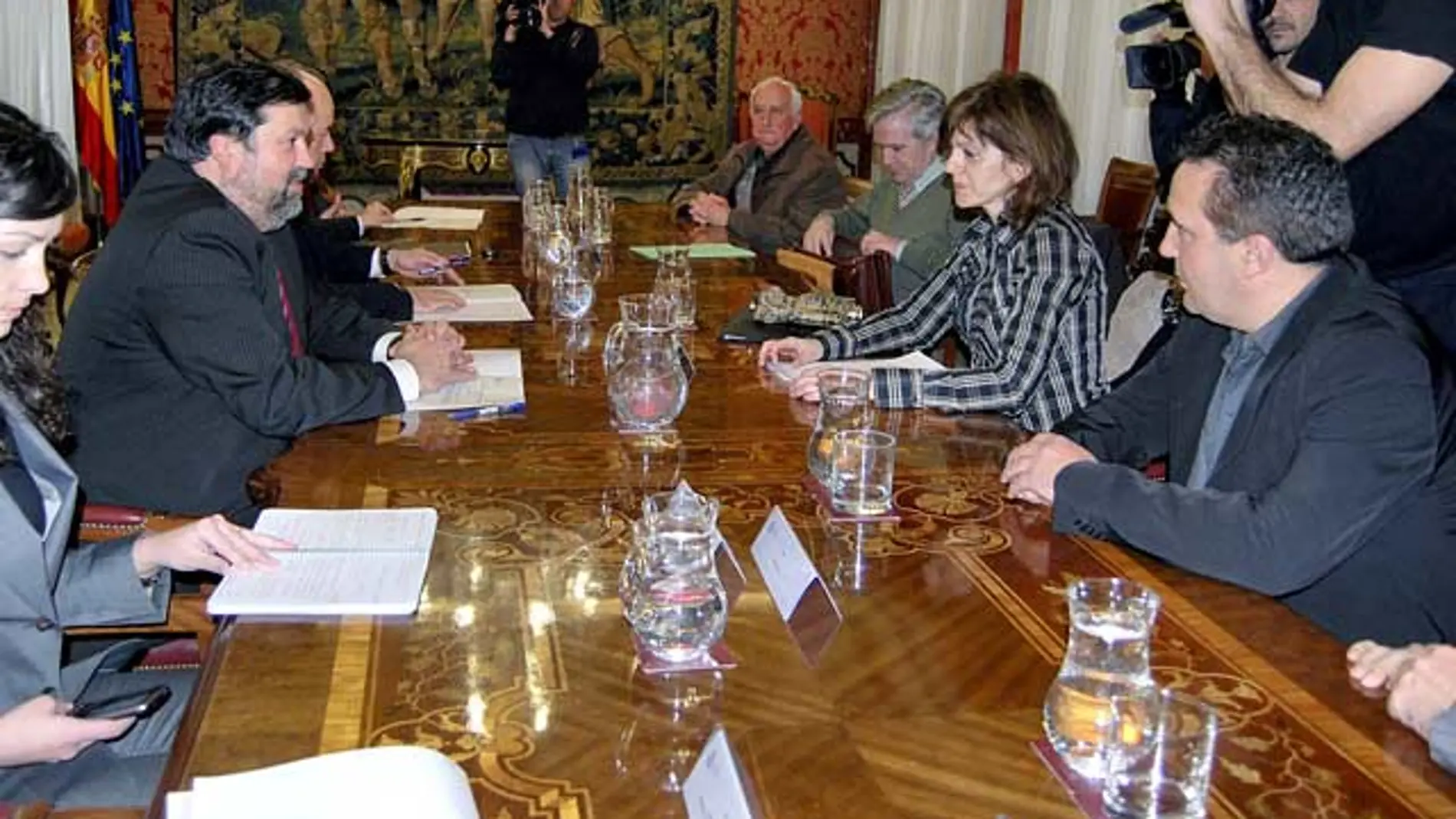 Caamaño, durante la reunión mantenida con la Plataforma Caamaño, durante la reunión mantenida con la Plataforma