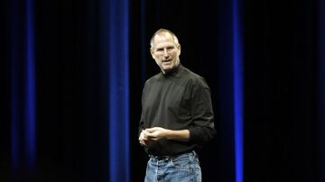 Steve Jobs dejó la dirección de la compañía bajo muchos rumores.