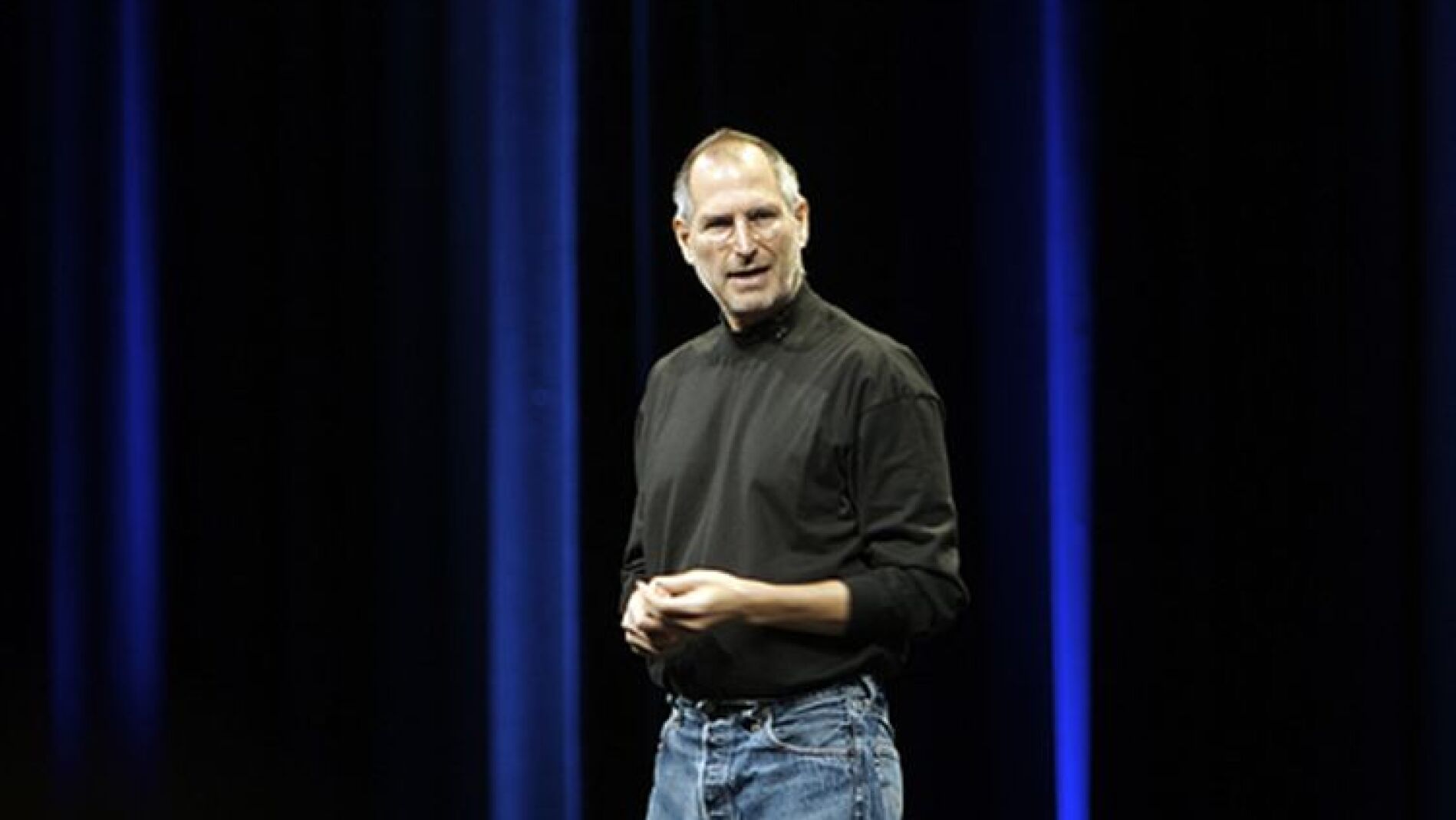 Steve Jobs dej&oacute; la direcci&oacute;n de la compa&ntilde;&iacute;a bajo muchos rumores.