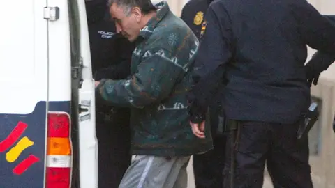 Agentes de la Policia Nacional trasladan a Santiago Del Valle Agentes de la Policia Nacional trasladan a Santiago Del Valle