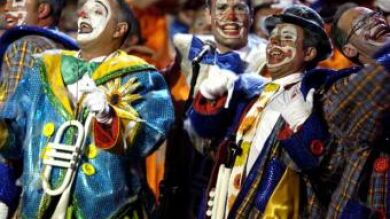 Las Palmas y Tenerife viven entre coplillas carnavaleras