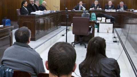 Santiago del Valle en una sesi&oacute;n del juicio