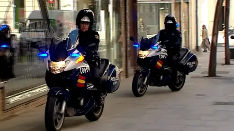 Los alazanes de la policía Los alazanes de la policía
