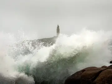 Fuertes olas en La Coruña Fuertes olas en La Coruña